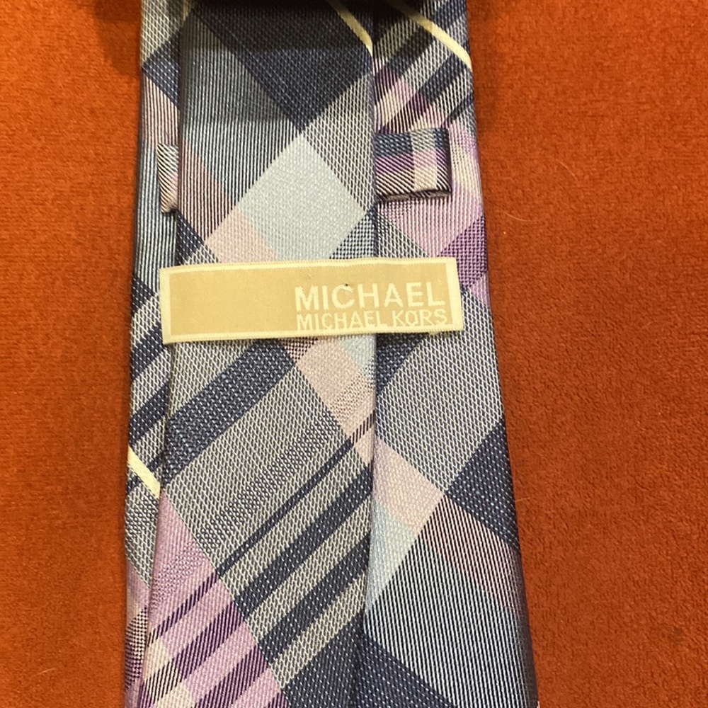 EUC Michael Kors silk tie